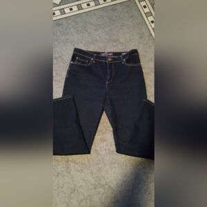 Gloria Vanderbilt Amanda jeans size 12p.
